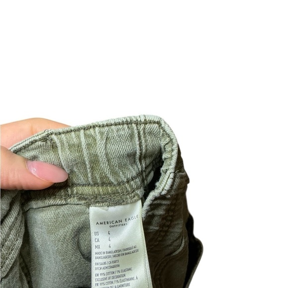 American Eagle Outfitters Green Cargo Shorts Relaxed Fit - Picture 5 of 5